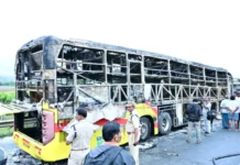 Kurnool Bus Fire Tragedy: 20 Dead in Andhra Pradesh; CM Chandrababu Naidu Reviews Situation from Dubai kurnool-bus-fire-tragedy